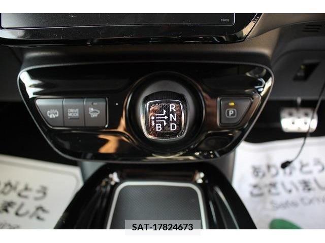 Toyota PRIUS PHV 2017-12 322598-16
