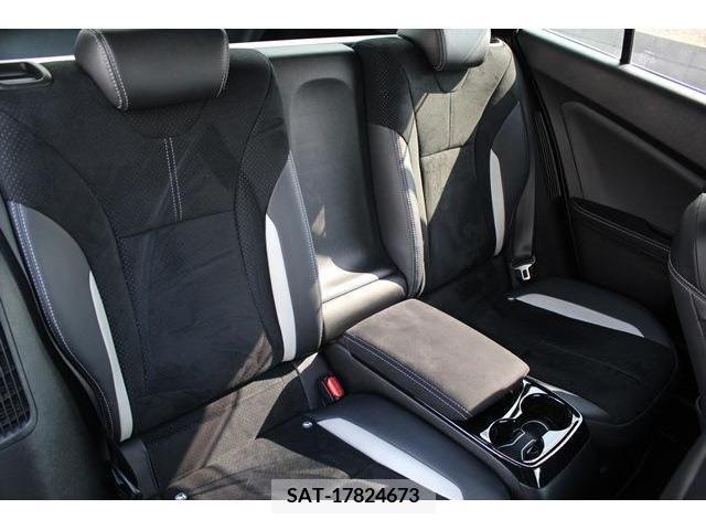 Toyota PRIUS PHV 2017-12 322598-14