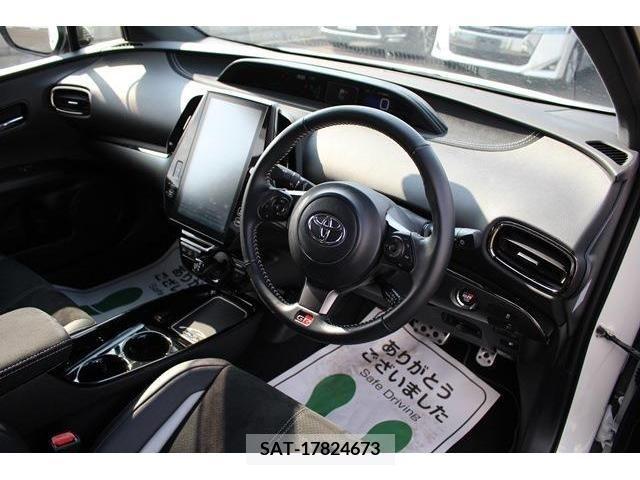 Toyota PRIUS PHV 2017-12 322598-12