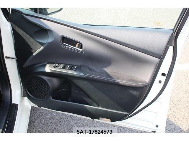 Toyota PRIUS PHV 2017-12 322598-11