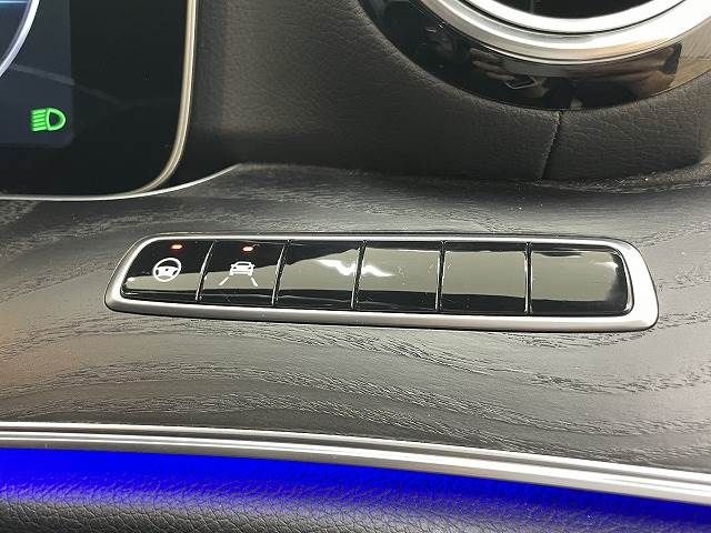 Mercedes Benz E-CLASS 2017-05 9246-7