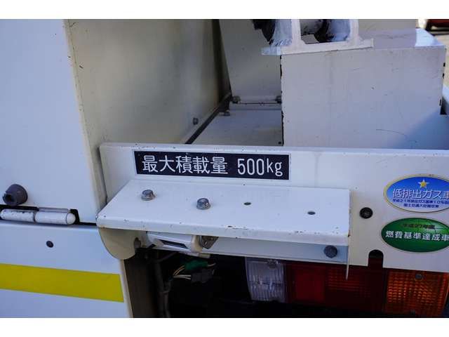 Hino DUTRO 2017-09 183974-18