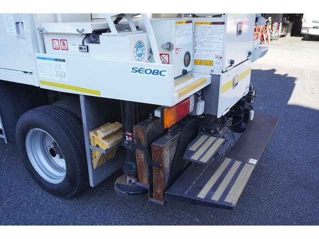Hino DUTRO 2017-09 183974-17