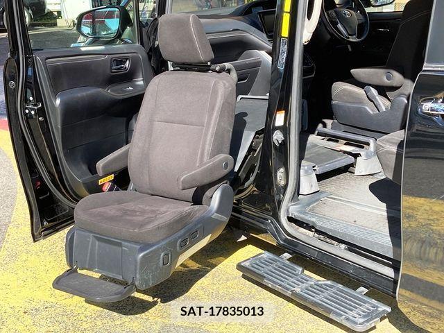Toyota ESQUIRE 2016-09 206628-2