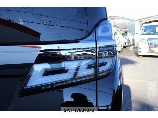Toyota VELLFIRE 2018-03 206701-12