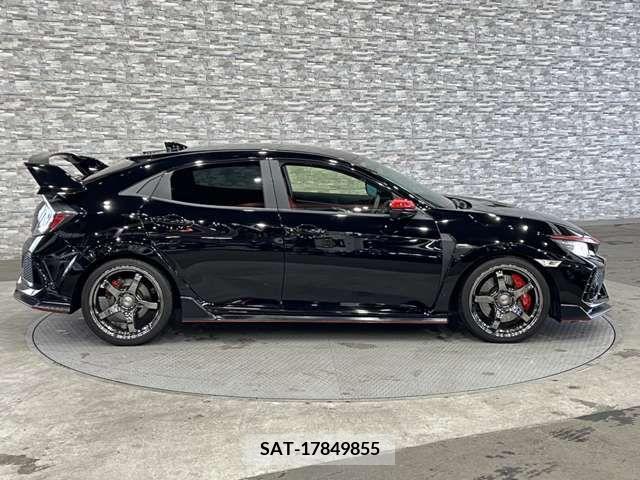 Honda CIVIC 2018-05 372597-7