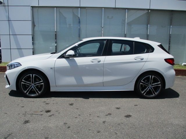 Bmw 1 SERIES 2022-08 2310-7