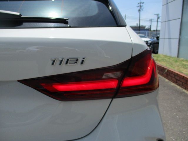 Bmw 1 SERIES 2022-08 2310-9