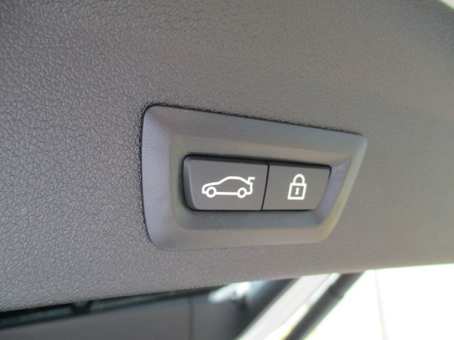Bmw 1 SERIES 2022-08 2310-11