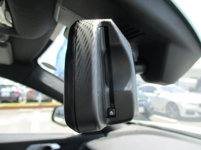 Bmw 1 SERIES 2022-08 2310-12