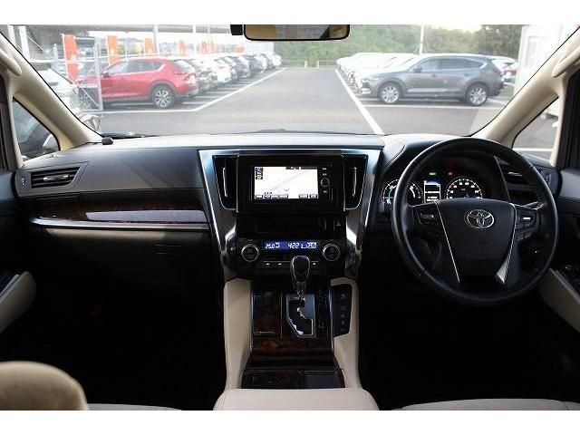 Toyota VELLFIRE 2018-06 186056-18