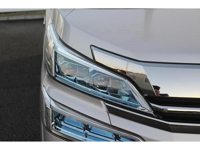 Toyota VELLFIRE 2018-06 186056-10