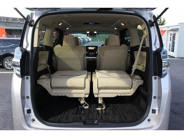 Toyota VELLFIRE 2018-06 186056-17