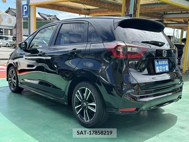 Honda FIT 2024-06 331423-3