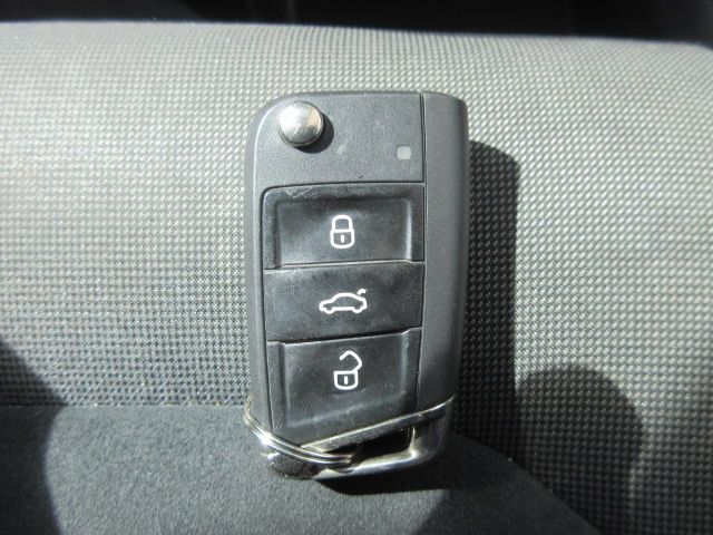 VolksWagen GOLF 2013-12 12992-23