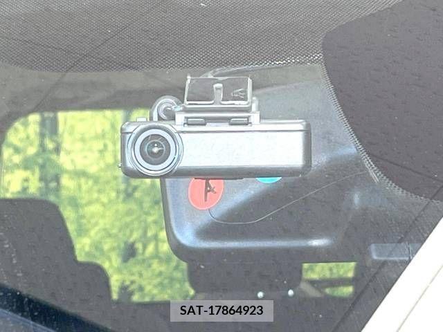 Nissan SERENA 2021-06 208403-7