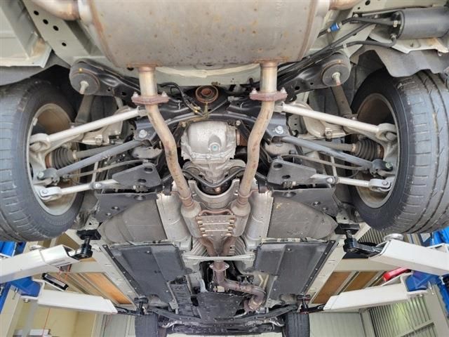 Nissan SKYLINE 2014-10 193167-11