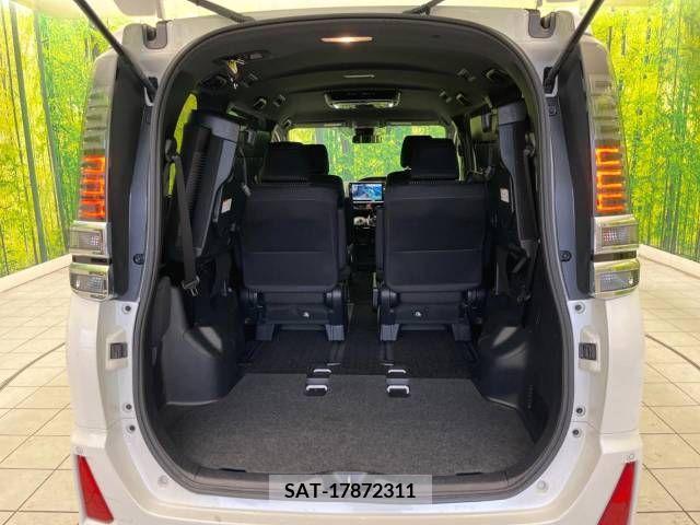 Toyota VOXY 2017-07 288918-11
