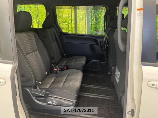 Toyota VOXY 2017-07 288918-9