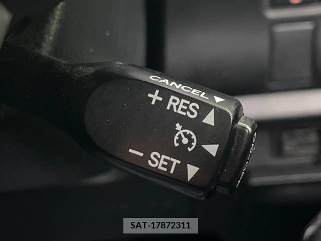 Toyota VOXY 2017-07 288918-6