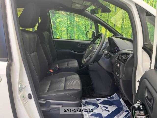 Toyota VOXY 2017-07 288918-8