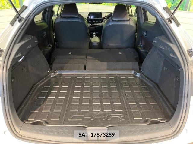 Toyota C-HR 2017-10 208770-10