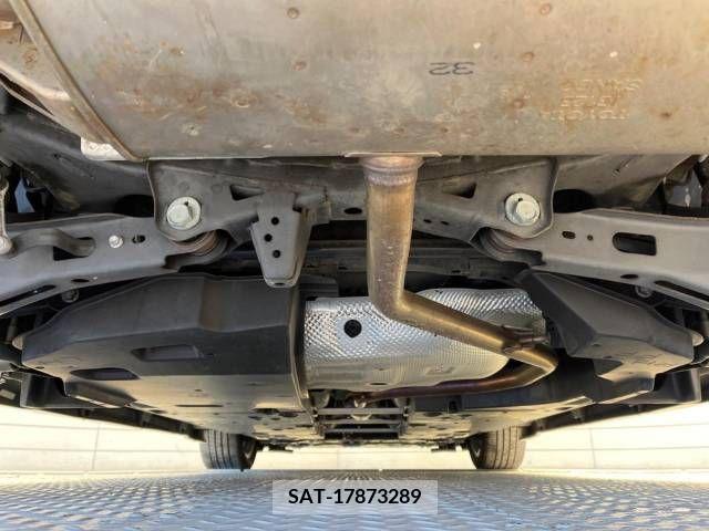 Toyota C-HR 2017-10 208770-18