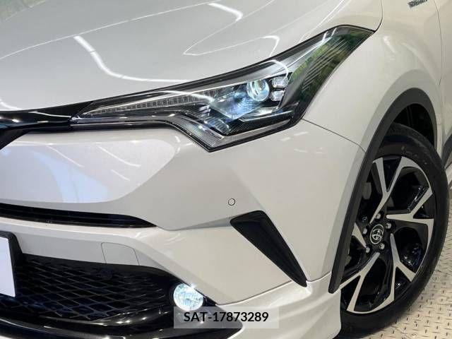 Toyota C-HR 2017-10 208770-12