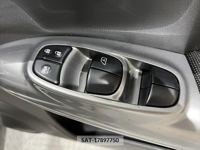 Nissan JUKE 2011-02 320462-7
