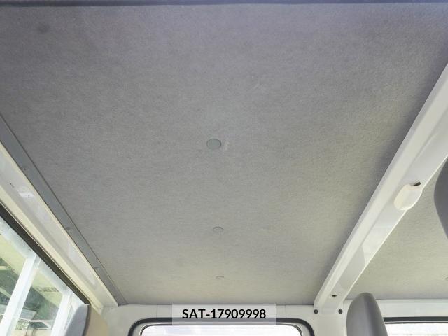 Mazda TITAN 2018-09 243176-23