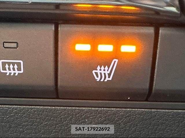Mazda MAZDA3 2019-11 220613-8