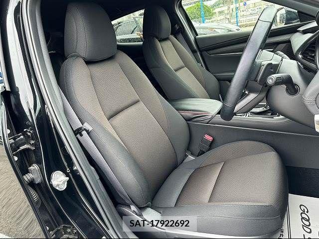 Mazda MAZDA3 2019-11 220613-4