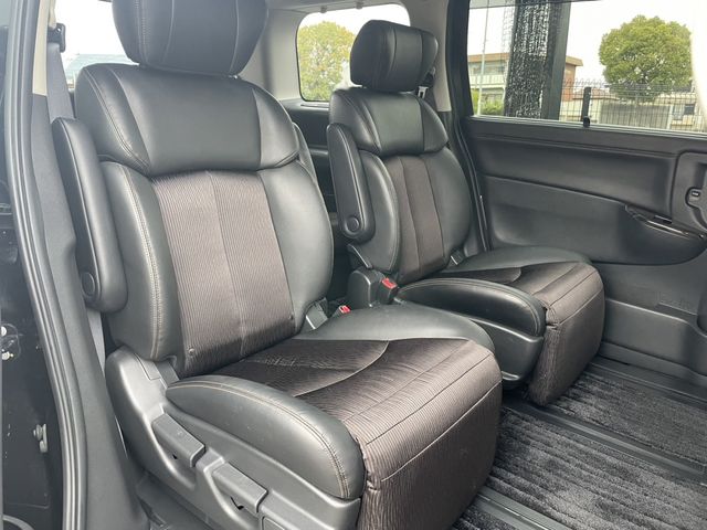 Nissan ELGRAND 2015-06 194317-16