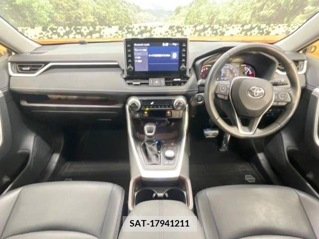 Toyota RAV4 2021-03 216117-1
