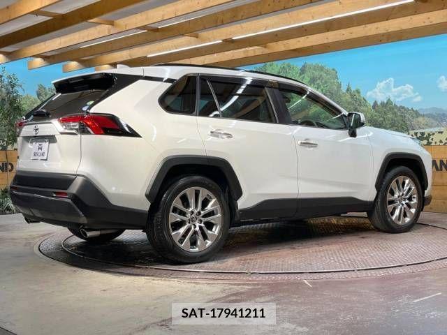Toyota RAV4 2021-03 216117-17