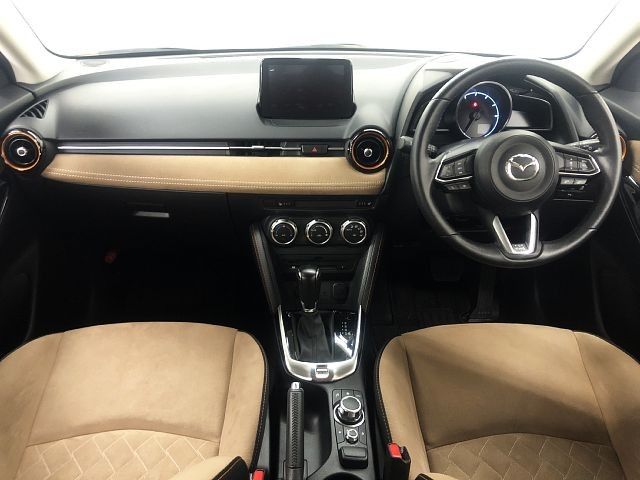 Mazda DEMIO 2018-01 23967-1