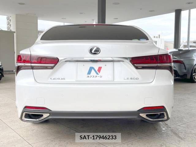 Lexus LS 2018-02 354054-16
