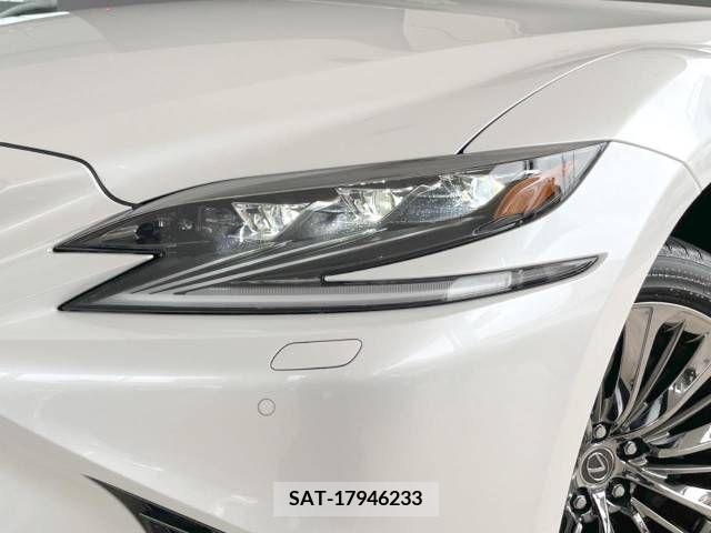 Lexus LS 2018-02 354054-13