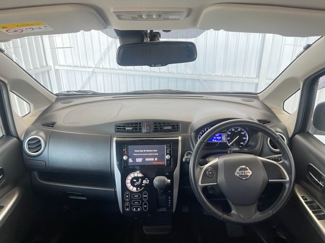Nissan DAYZ 2015-08 4272-1