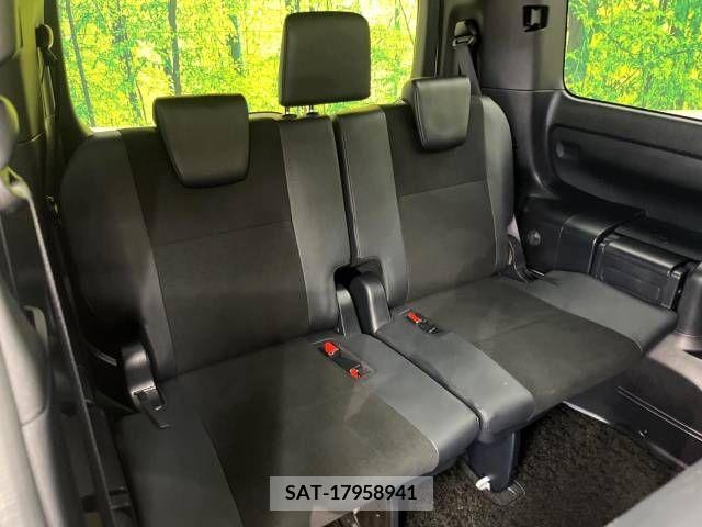 Toyota NOAH 2018-03 238810-10