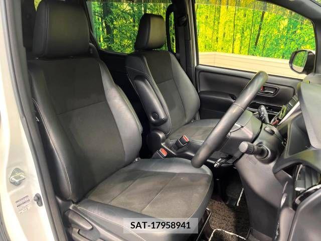 Toyota NOAH 2018-03 238810-8