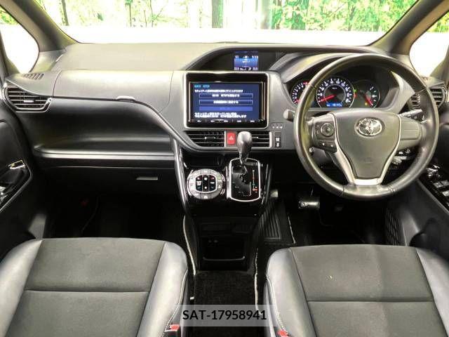 Toyota NOAH 2018-03 238810-1