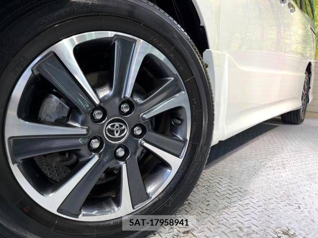 Toyota NOAH 2018-03 238810-14