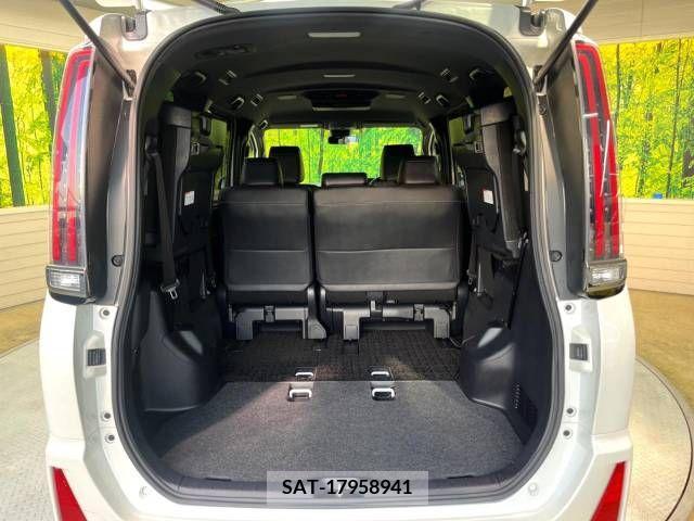 Toyota NOAH 2018-03 238810-11