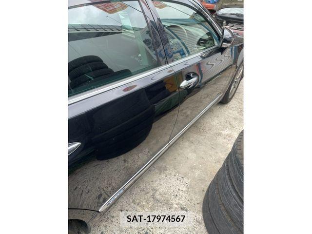 Lexus LS 2016-03 391883-4