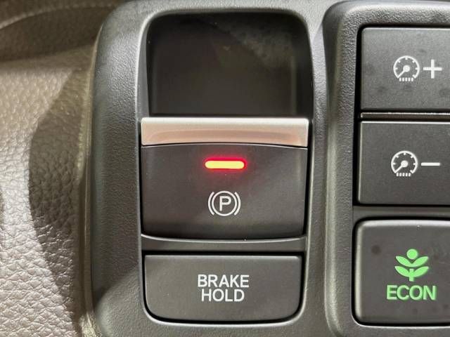 Honda N BOX 2023-03 195846-7