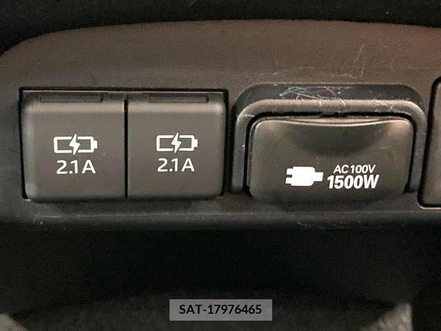 Toyota SIENTA 2022-02 337837-6