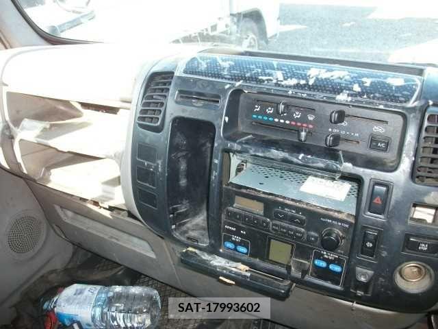 Hino DUTRO 2003-12 320352-8