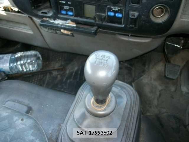 Hino DUTRO 2003-12 320352-7