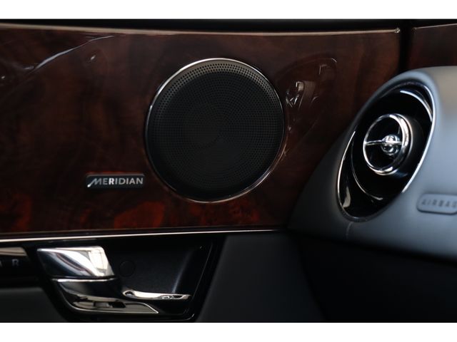 Jaguar XJ SERIES 2014-08 11935-19